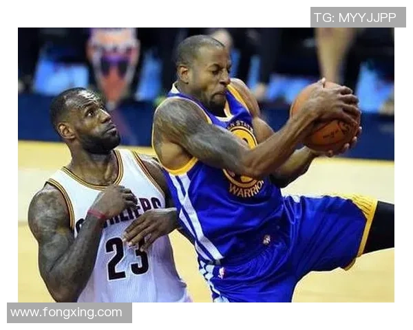 2016年NBA总决赛首战勇士与骑士的激烈对决回顾与精彩瞬间分析